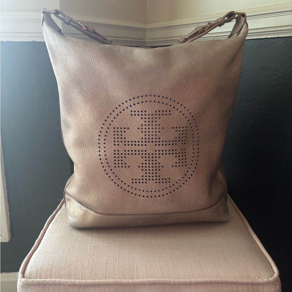 Tory Burch Shoulder Bag with Iconic Logo
